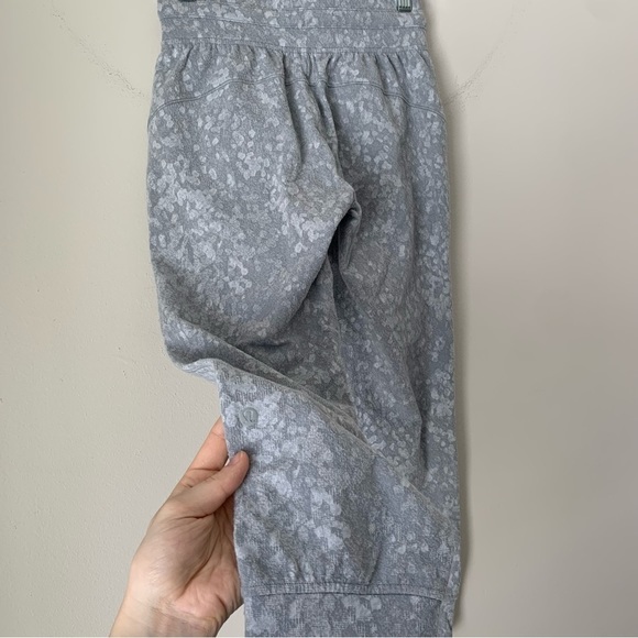 Lululemon Ready to Rulu Jogger Crop Sweat Pants Gray size 0 - Picture 7 of 15